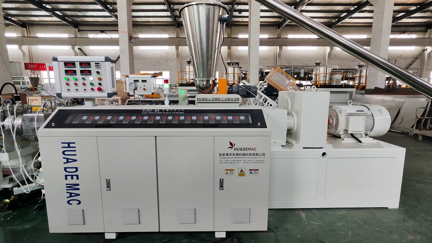 Conical twin screw extruder for 2 cavity PVC pipe production
