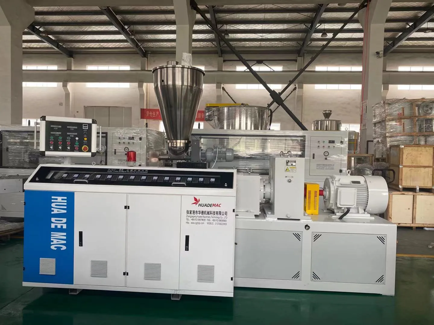 SJSZ65 conical twin screw extruder for 4 cavity PVC conduit pipe production
