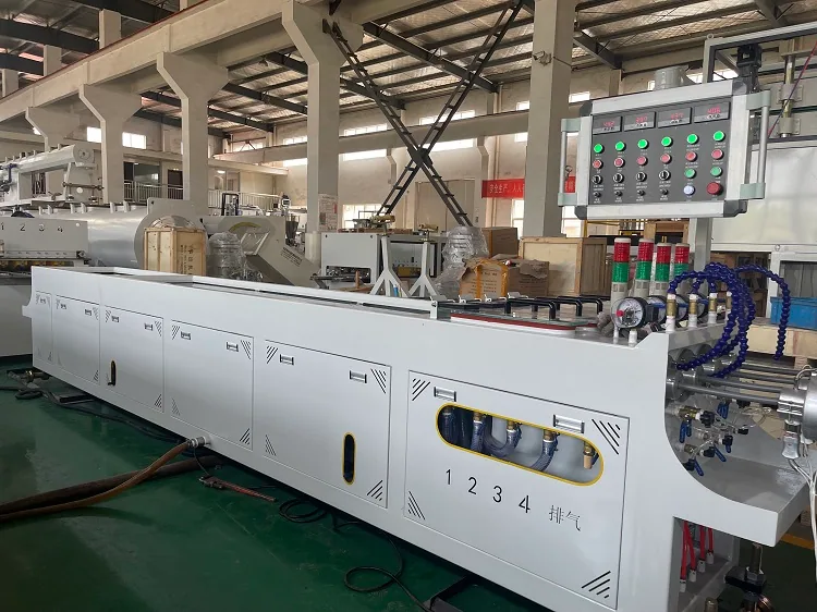Four cavity vacuum calibration tank for PVC conduit pipe sizing