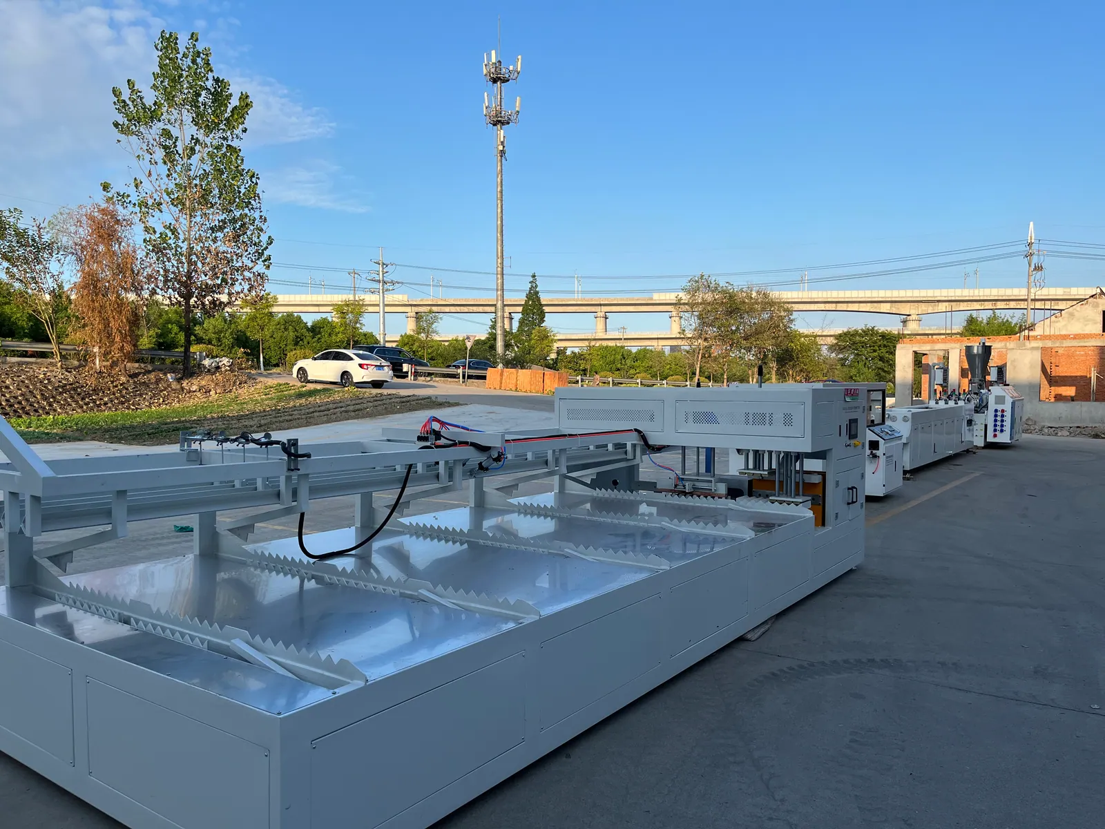 Optional PVC conduit pipe belling machine for socket forming after extrusion