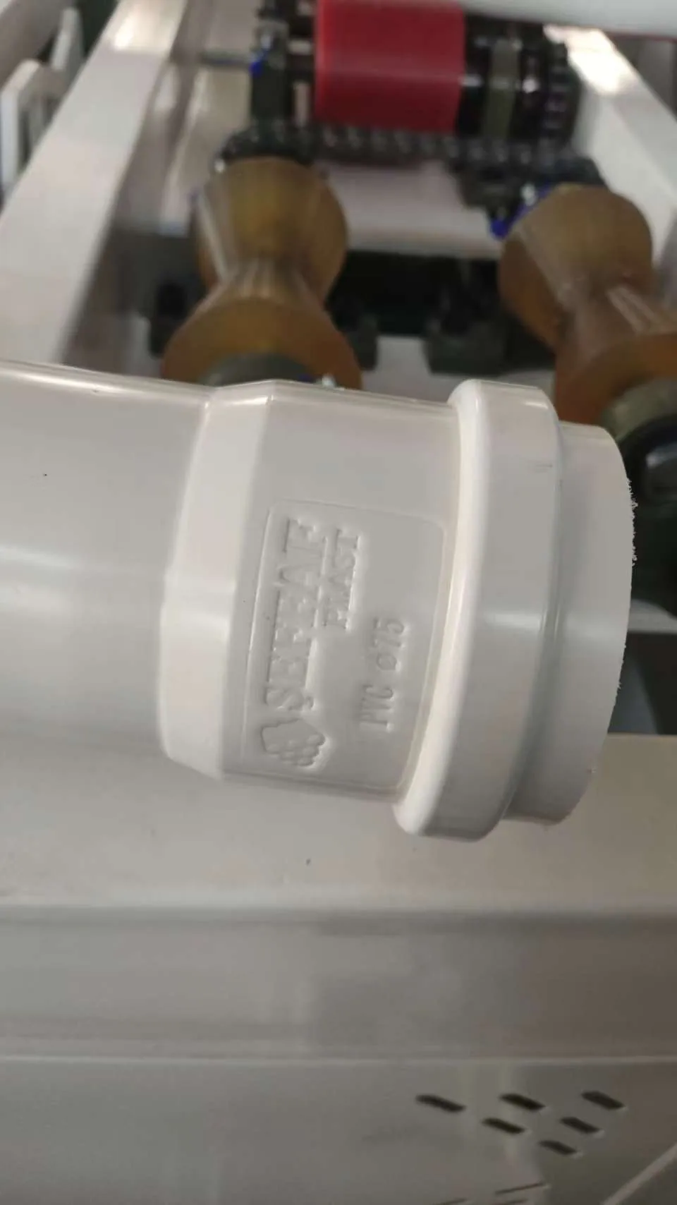 PVC pipe R-type bell end formed by automatic pipe belling machine