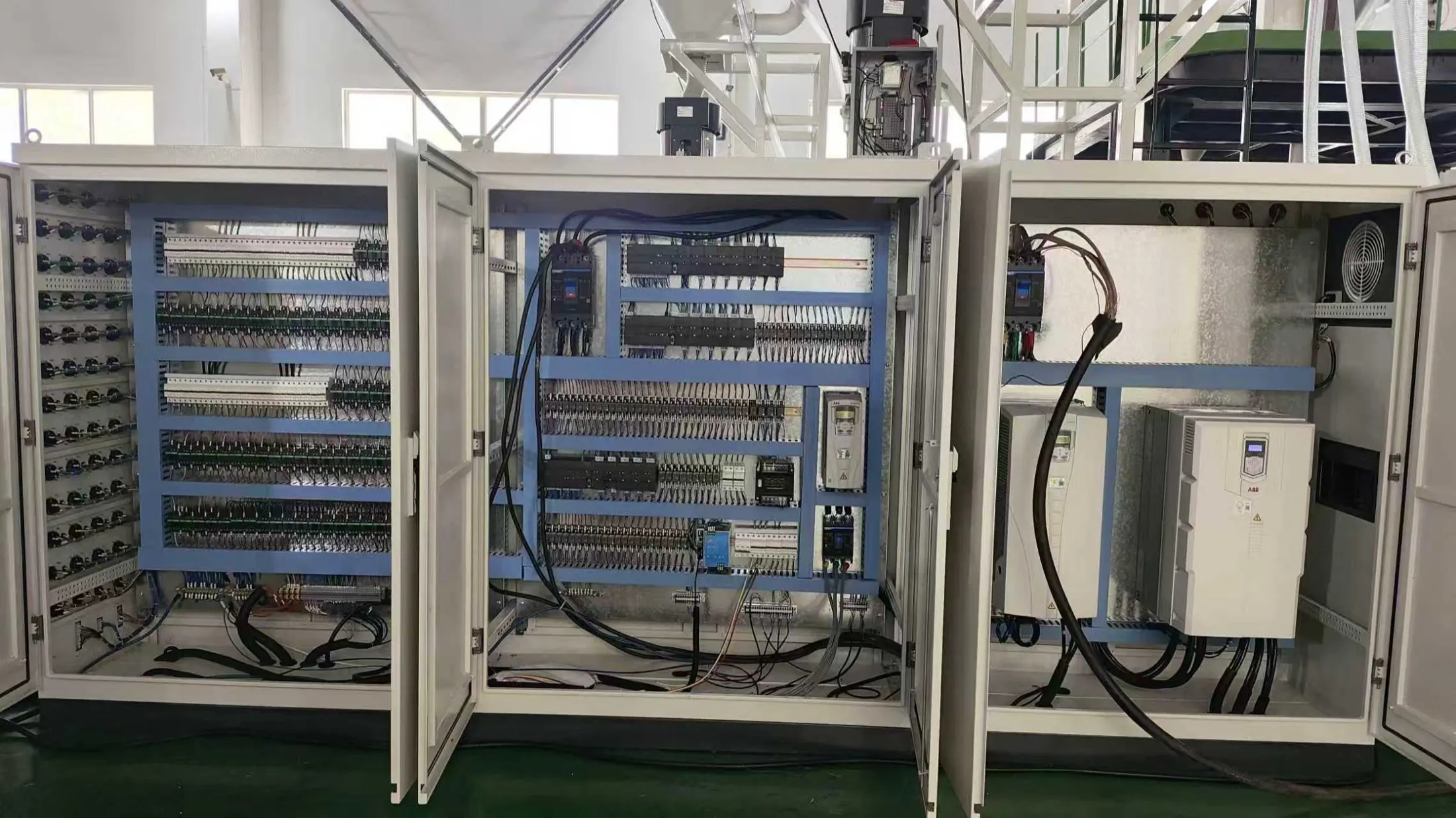 Electrical control cabinet for HDPE pipe production line