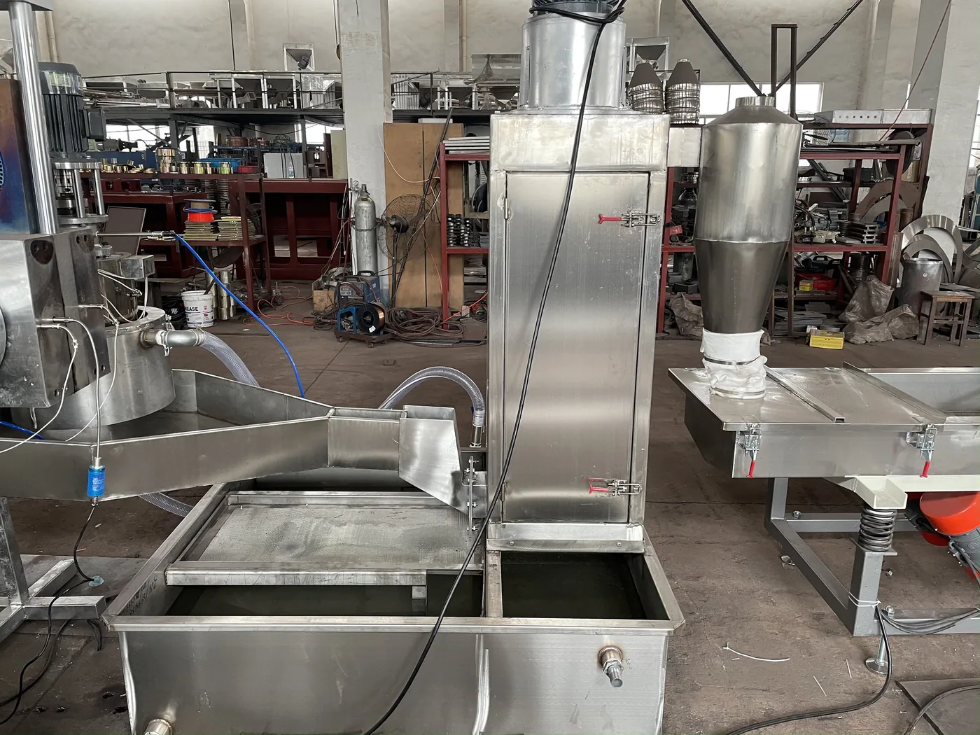 Dewatering machine for PE PP recycled pellets