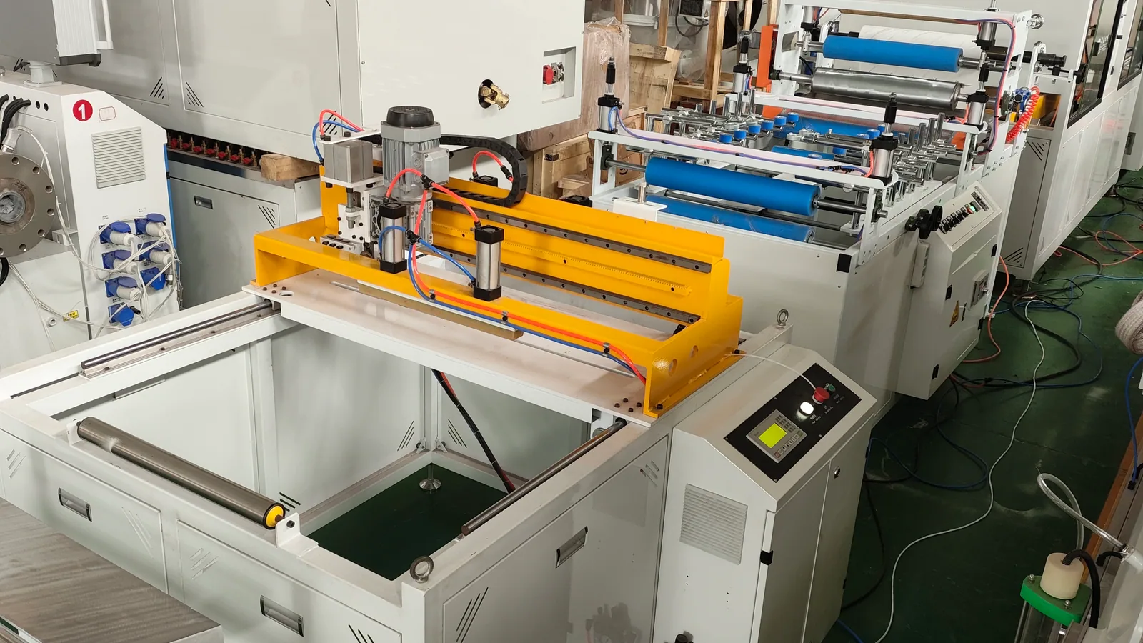 Automatic cutting machine for PVC ceiling panel profile
