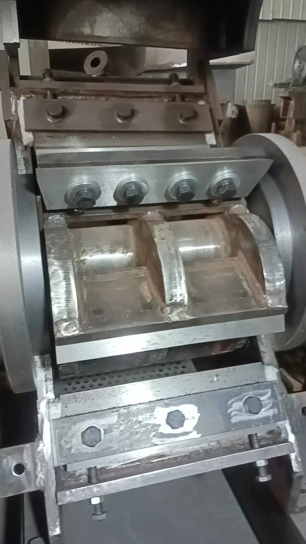 PVC crusher blade close-up inside crushing chamber