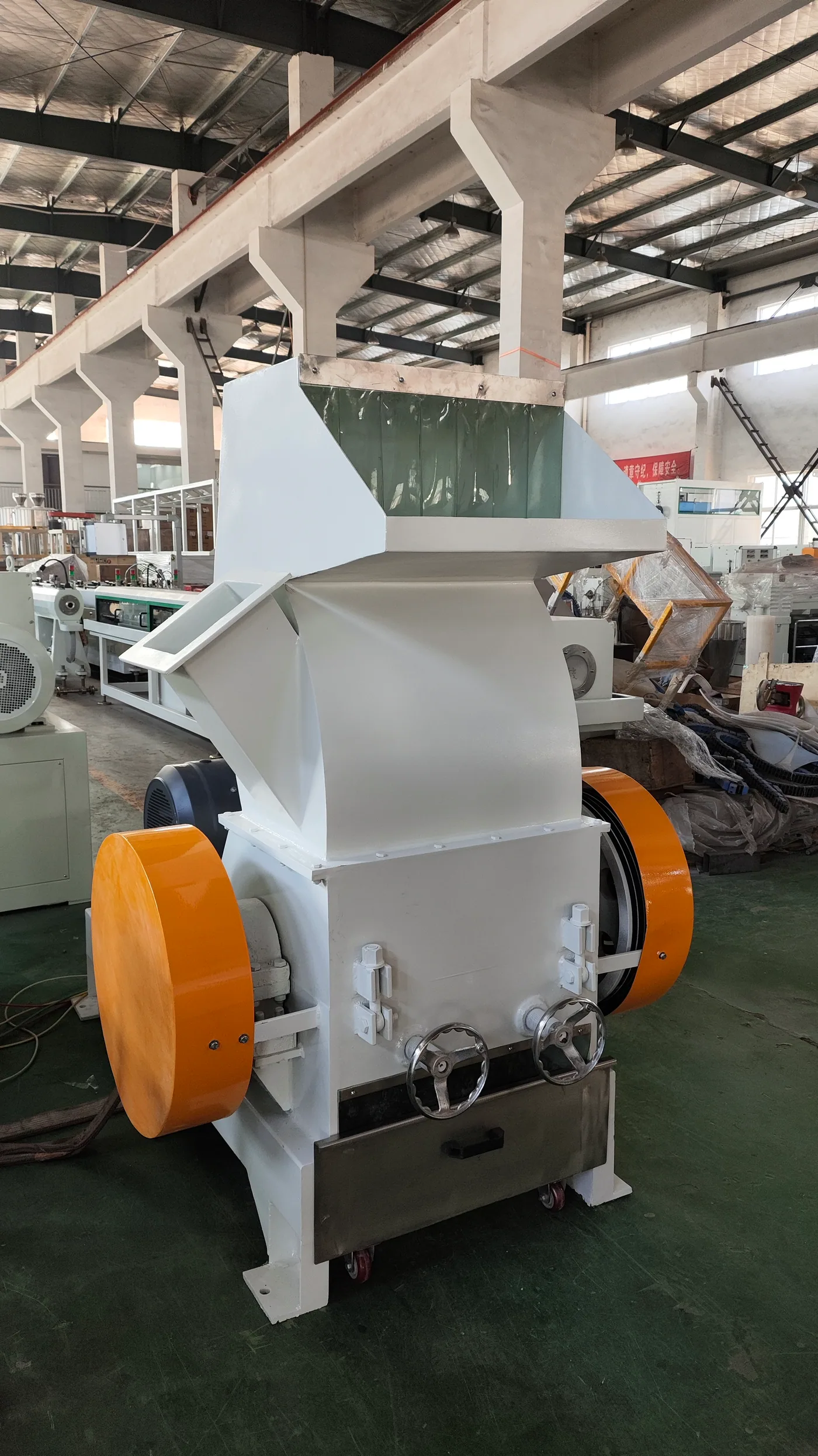 PVC PE pipe profile crusher front view in factory