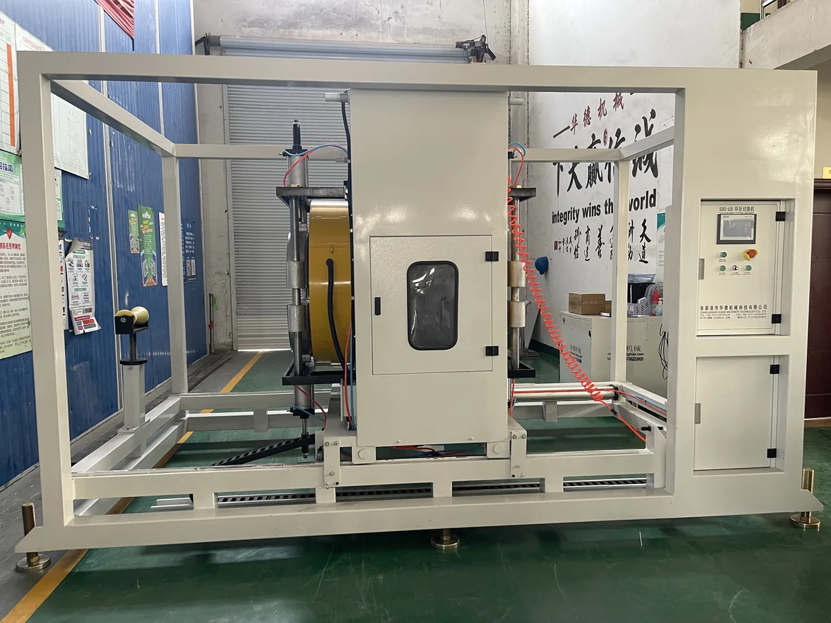 Automatic cutting machine for PVC water pipe production line