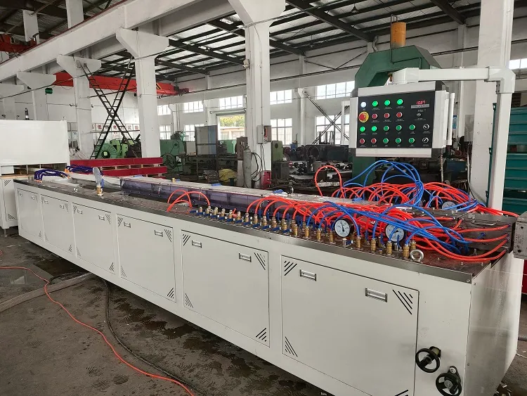 Vacuum calibration table for PVC window and door frame profile sizing