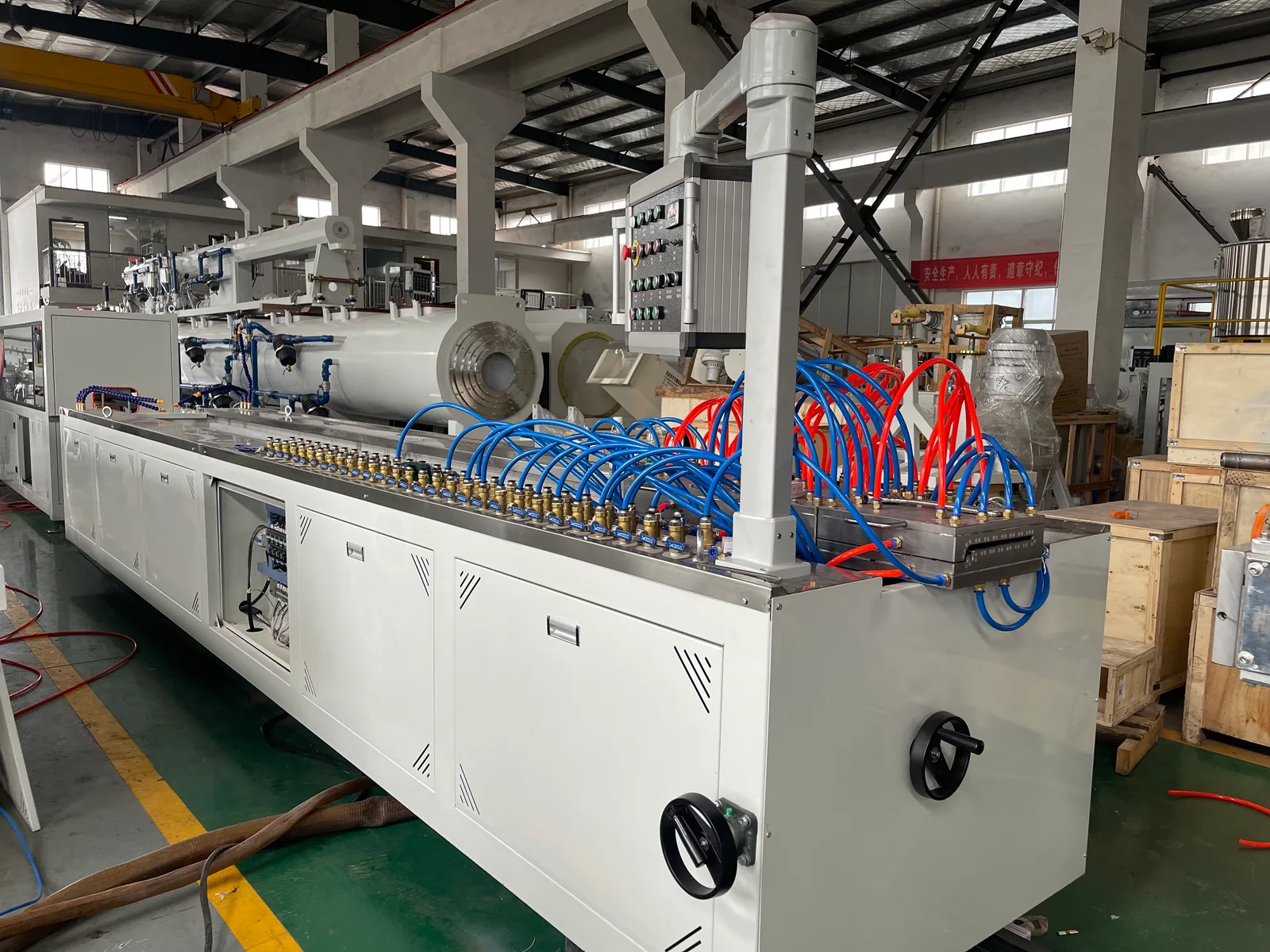 Vacuum calibration table for PVC WPC profile extrusion line