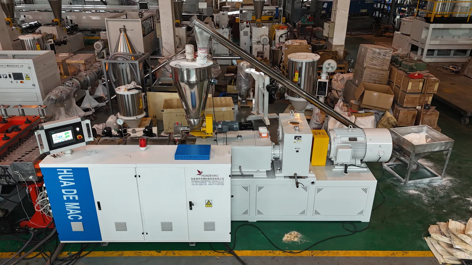Conical twin screw extruder for WPC PVC foam board production line