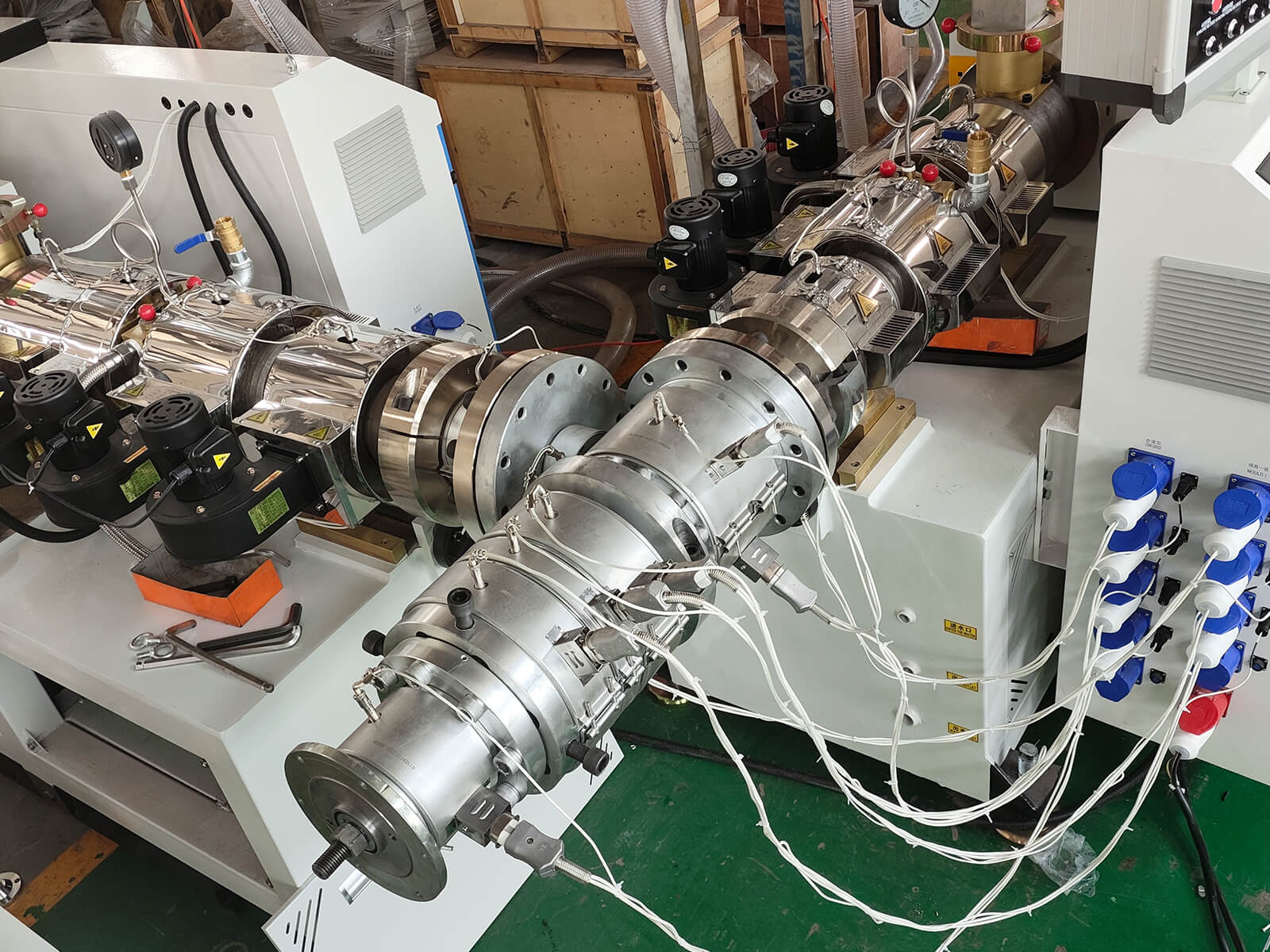 Multi-layer PVC Water Supply Drainage Pipe Extrusion Line gallery 2