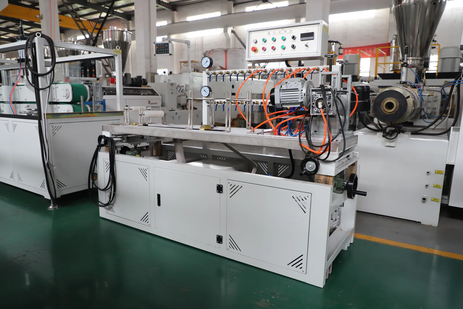 Vacuum forming and cooling tank for PC PMMA LED tube calibration